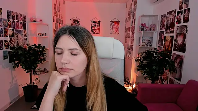 Snapshot of AleksaLaurent chatting on 10/29/25, 08:49 AleksaLaurent online show from 10/29/25, 08:49