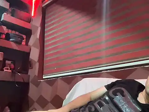 Snapshot of Bbydaddy_0 chatting on 12/02/25, 01:11 Bbydaddy 0 online show from 12/02/25, 01:11