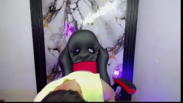 The latin boy online show from 11/21/25, 07:34