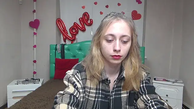 TracyLll online show from 02/08/26, 06:06