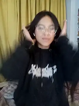 Skay bluee online show from 11/16/25, 06:08