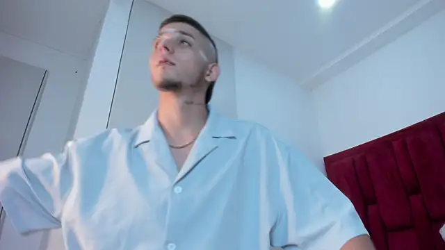 Snapshot of Mathewboy_069 chatting on 11/09/25, 02:54 Mathewboy 069 online show from 11/09/25, 02:54