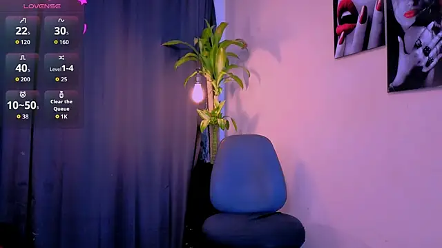 Snapshot of Flor_Gil chatting on 11/18/25, 03:12 Flor Gil online show from 11/18/25, 03:12