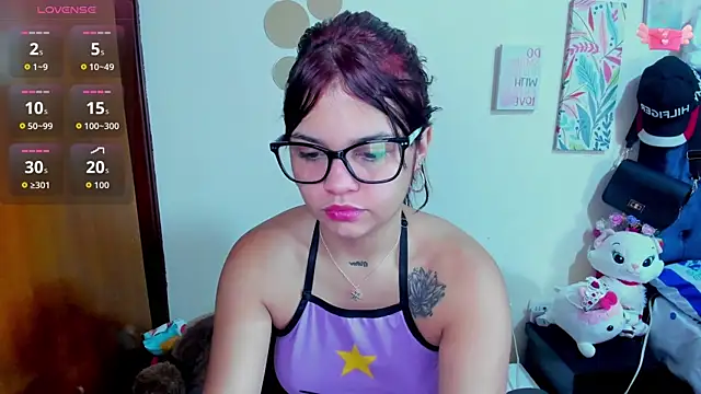 Emma boo online show from 11/11/25, 01:22