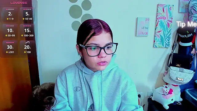 Emma boo online show from 12/15/25, 07:29