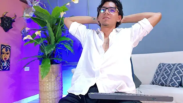 Snapshot of kane_del_toro chatting on 10/29/25, 01:35 kane del toro online show from 10/29/25, 01:35