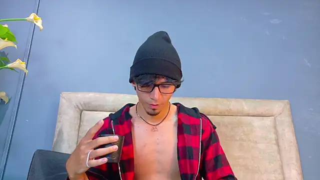 Snapshot of kane_del_toro chatting on 12/03/25, 01:35 kane del toro online show from 12/03/25, 01:35