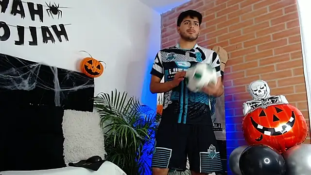 Snapshot of jaiden_thoner chatting on 10/31/25, 07:26 jaiden thoner online show from 10/31/25, 07:26