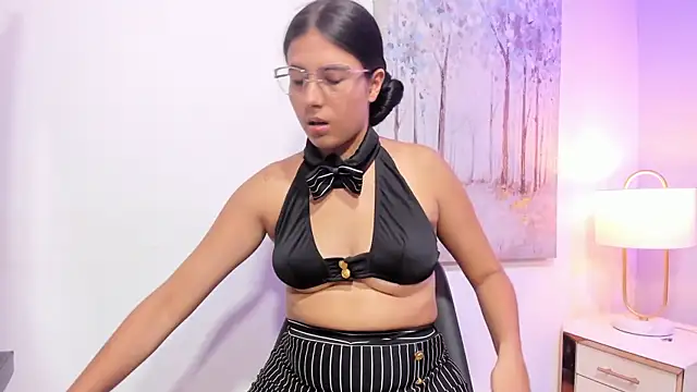 DanniaKross 1 online show from 11/05/25, 07:36