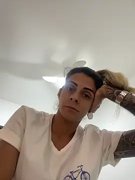 sabrinaneves online show from 04/23/26, 04:09