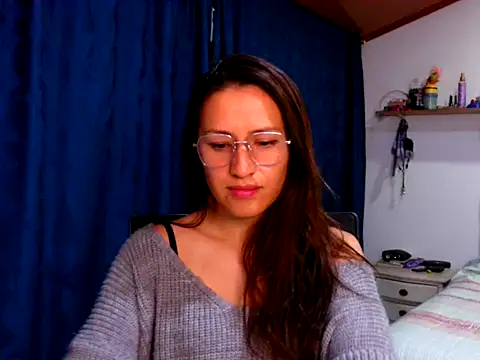 KendallTwisTx online show from 12/01/25, 03:55