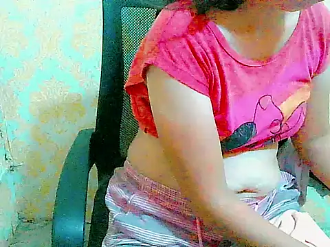 Snapshot of nhicole4u chatting on 10/31/25, 12:50 nhicole4u online show from 10/31/25, 12:50