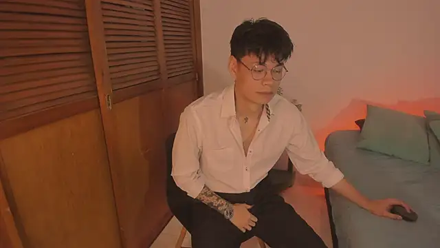 estmonnn online show from 11/29/25, 12:02