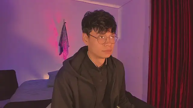 estmonnn online show from 12/15/25, 01:21