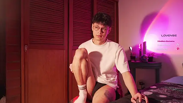 estmonnn online show from 04/21/26, 12:56