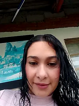 Snapshot of Isa-Giraldo chatting on 10/31/25, 12:28 Isa-Giraldo online show from 10/31/25, 12:28