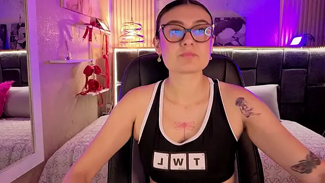 Im-Lola online show from 03/17/26, 08:56