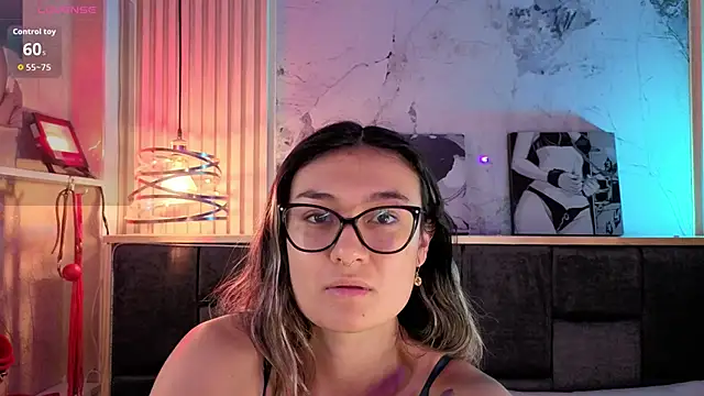 Im-Lola online show from 04/19/26, 02:49