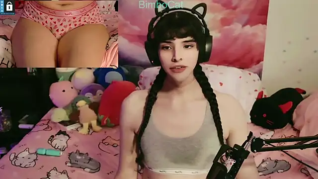 Snapshot of BimboCat chatting on 10/31/25, 12:22 BimboCat online show from 10/31/25, 12:22