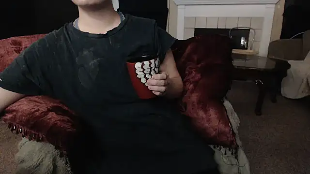 Snapshot of Skyl31 chatting on 11/03/25, 10:42 Skyl31 online show from 11/03/25, 10:42