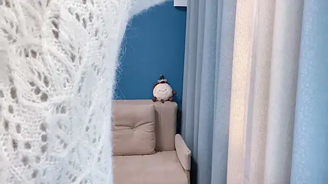 ella55-- online show from 12/19/25, 01:12