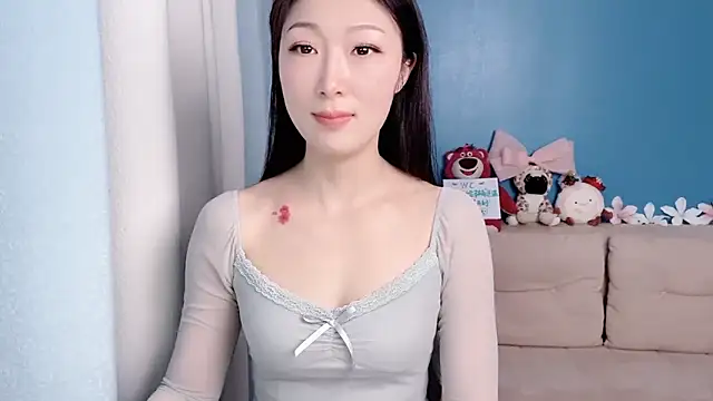 Snapshot of ella55-- chatting on 02/24/26, 10:02 ella55-- online show from 02/24/26, 10:02