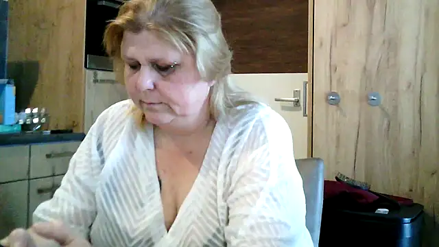 Sylviastar46 online show from 03/26/26, 09:37