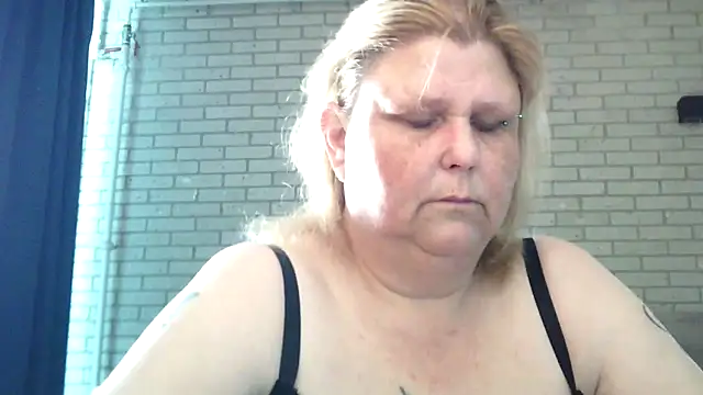 Sylviastar46 online show from 04/20/26, 03:48