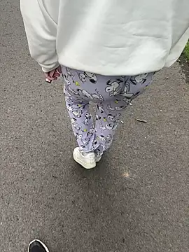 Teeny-Slut18 online show from 06/04/26, 05:57