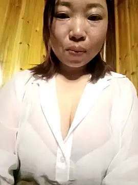 julybe online show from 02/15/26, 03:31