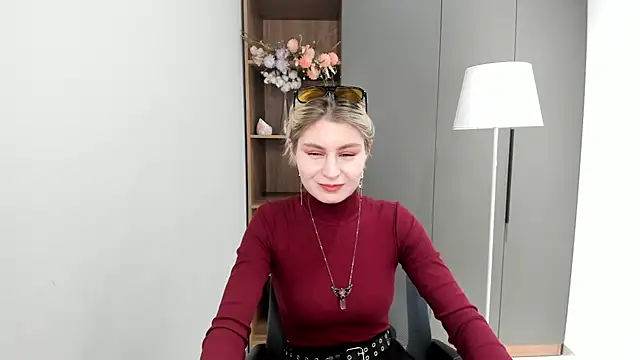 ShaunnaMachacek online show from 11/01/25, 05:42