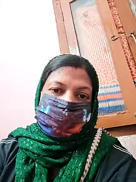 Snapshot of pujapujarrrr chatting on 10/29/25, 03:58 pujapujarrrr online show from 10/29/25, 03:58