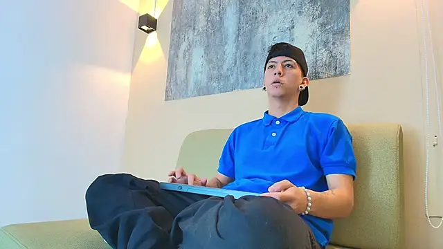 Snapshot of NOHA_CRAYG chatting on 11/04/25, 01:43 NOHA CRAYG online show from 11/04/25, 01:43