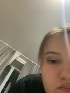 Regina Lynne online show from 11/25/25, 02:28