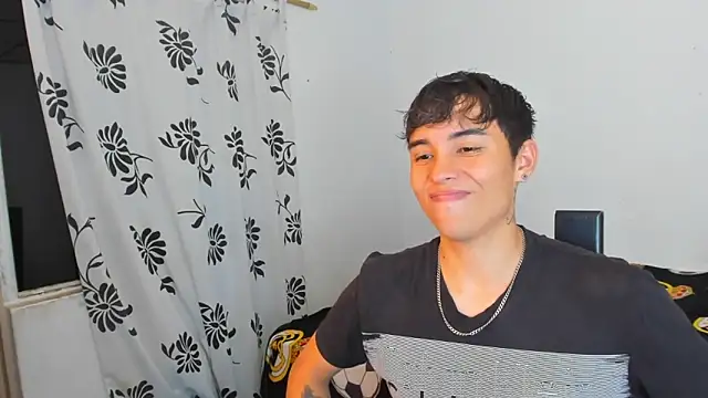 MollyandFher online show from 12/22/25, 02:19