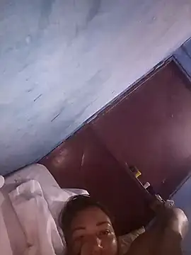 Snapshot of Reina_rouse chatting on 11/11/25, 05:57 Reina rouse online show from 11/11/25, 05:57