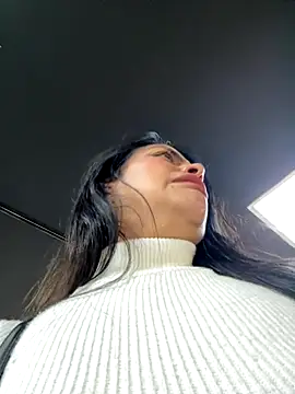 MailynAndNick online show from 12/04/25, 03:10