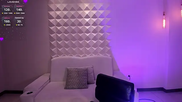 BellaConnorX online show from 04/10/26, 02:50