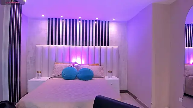 BellaConnorX online show from 04/16/26, 04:13