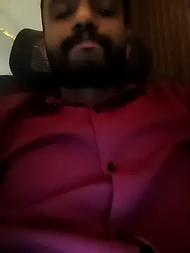 Snapshot of Advance01 chatting on 11/06/25, 10:27 Advance01 online show from 11/06/25, 10:27