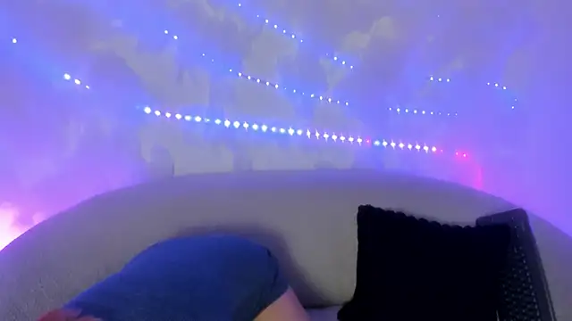 Liah Miller online show from 12/03/25, 12:25