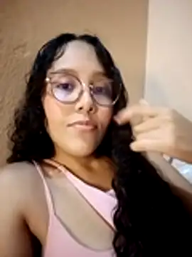 Snapshot of Sweett_Ladie chatting on 10/31/25, 02:01 Sweett Ladie online show from 10/31/25, 02:01