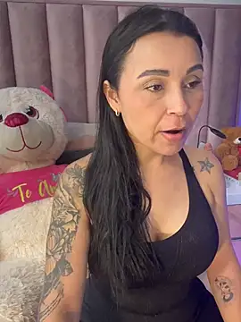 Snapshot of Natural_BIGASS_Nina chatting on 06/30/26, 08:10 Natural BIGASS Nina online show from 06/30/26, 08:10
