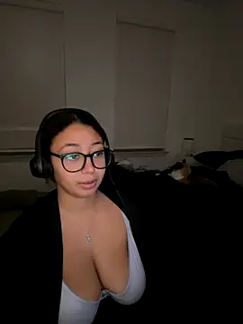 minha baby online show from 11/18/25, 05:01