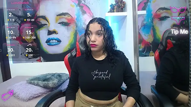 Snapshot of valeria_martinez19 chatting on 05/26/26, 03:02 valeria martinez19 online show from 05/26/26, 03:02
