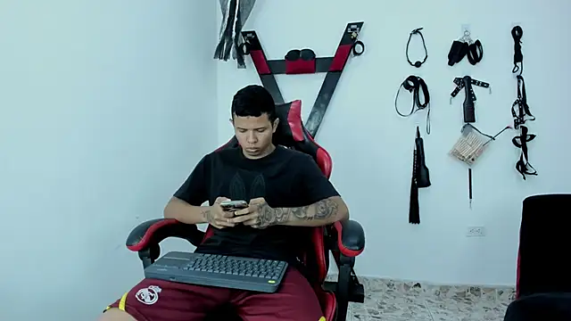 Steven19 LatinBoy online show from 11/05/25, 11:43