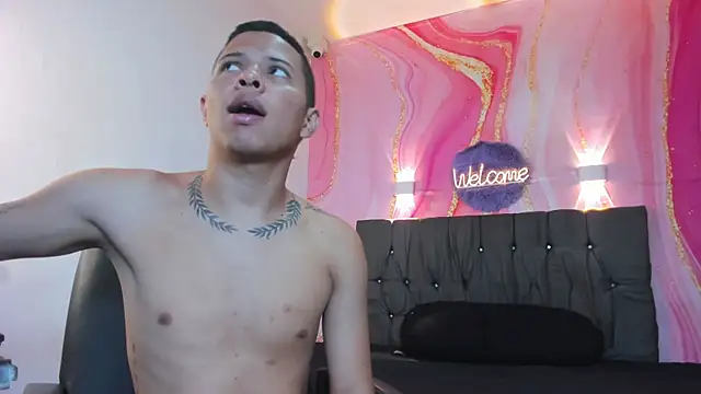 Steven19 LatinBoy online show from 11/22/25, 11:42