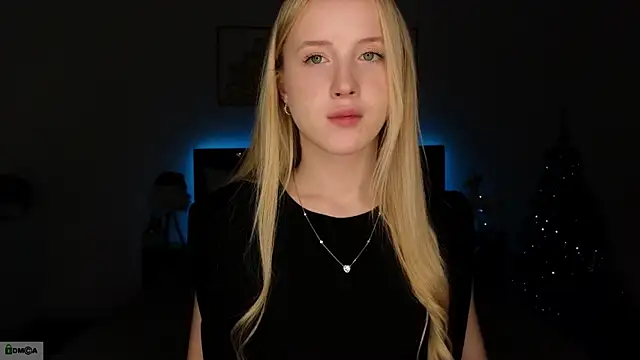 Snapshot of adele_armass chatting on 12/21/25, 07:54 adele armass online show from 12/21/25, 07:54