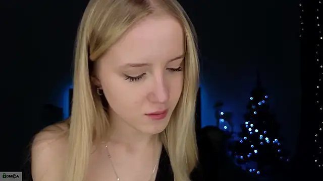 Snapshot of adele_armass chatting on 01/13/26, 09:20 adele armass online show from 01/13/26, 09:20