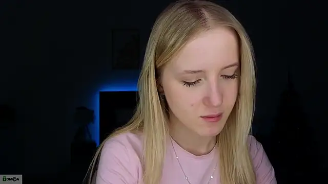 Snapshot of adele_armass chatting on 01/14/26, 09:31 adele armass online show from 01/14/26, 09:31